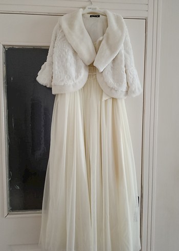 Beyaz Kız Çocuk Kürklü Uzun Elbise - Görsel 3