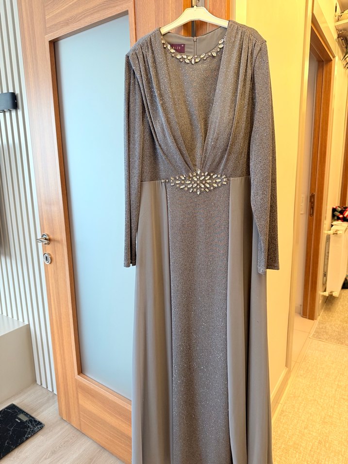 Gri Uzun Kollu Drapeli Abiye Elbise - Görsel 2