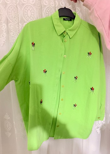 Nakışlı Yeşil Kadın Gömlek - Görsel 2