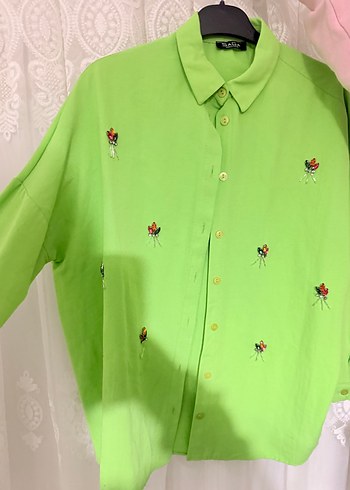 Nakışlı Yeşil Kadın Gömlek - Görsel 3