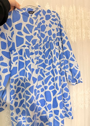 Mavi Fırfırlı Mini Bağlama Desenli Elbise - Görsel 3