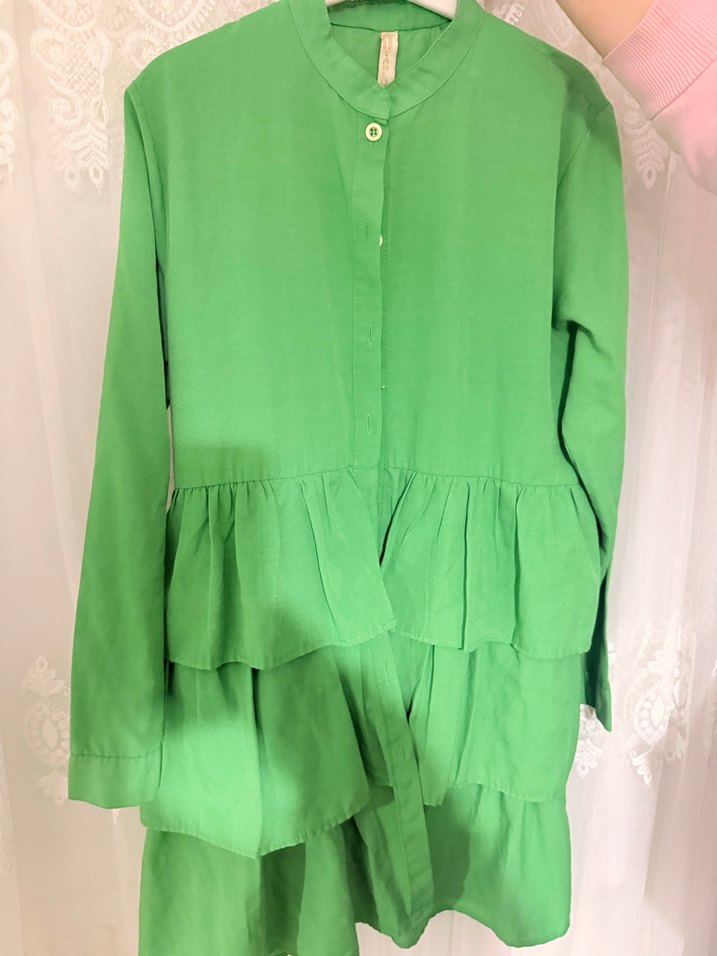 Uzun Kollu Yeşil Fırfırlı Keten Tunik - Görsel 2