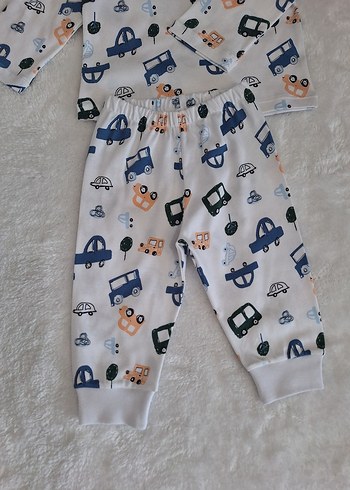 9-12 Ay Beden Erkek Çocuk Araba Baskılı İnterlok kumaş pijama takımı