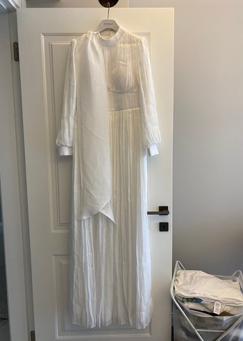 42 Beden beyaz Renk Tesettür elbise / Nikah elbisesi