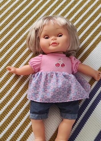 Oyuncak bebek
