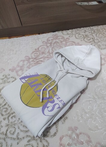 beyaz lakers sweatshirt 