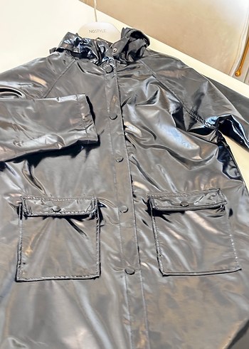 Parlak Siyah Uzun Kadın Yağmurluk - Görsel 6