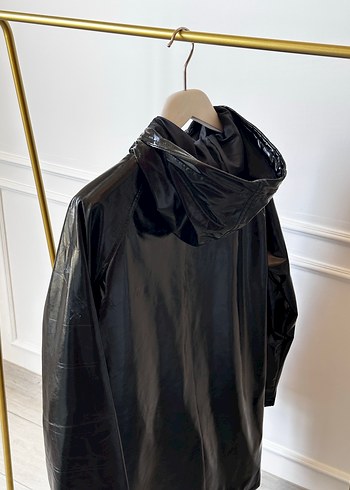 Parlak Siyah Uzun Kadın Yağmurluk - Görsel 5