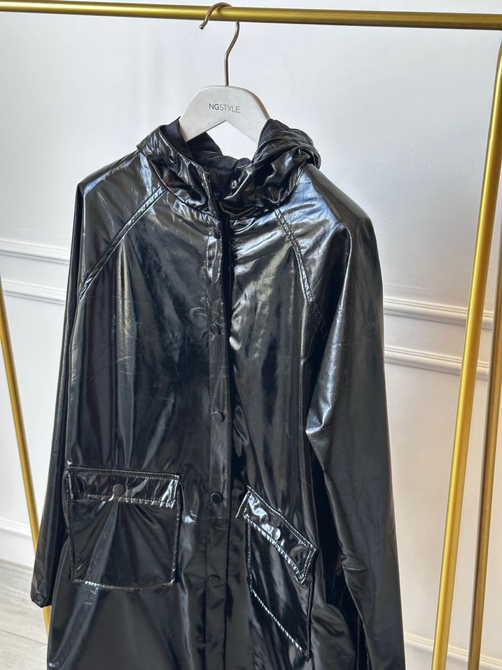 Parlak Siyah Uzun Kadın Yağmurluk - Görsel 2