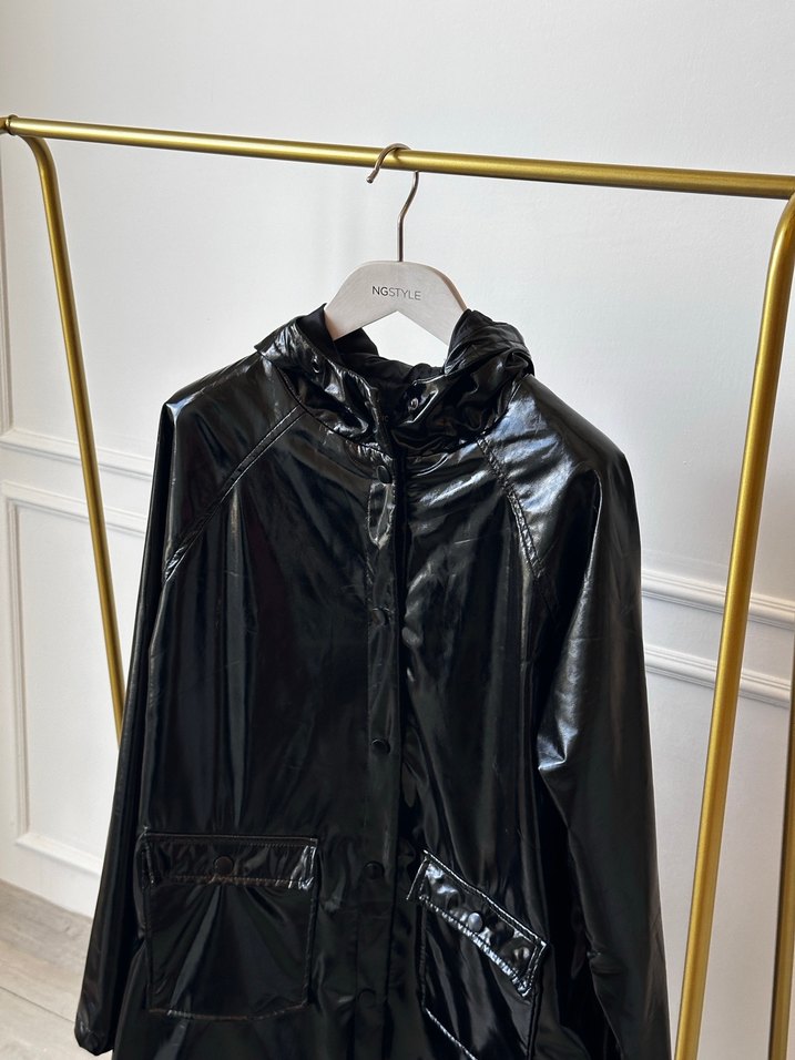 Parlak Siyah Uzun Kadın Yağmurluk - Görsel 3