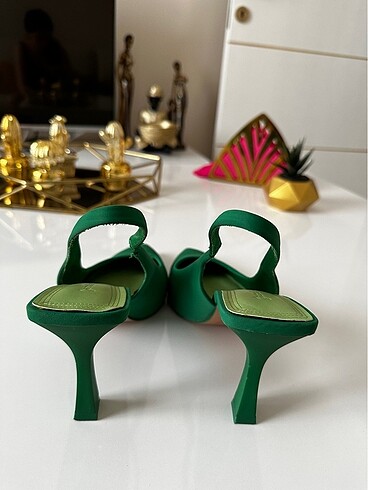 39 Beden yeşil Renk Stradivarius topuklu ayakkabı