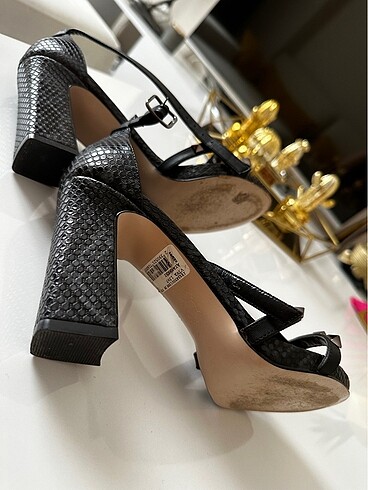 Topuklu ayakkabı - Görsel 6