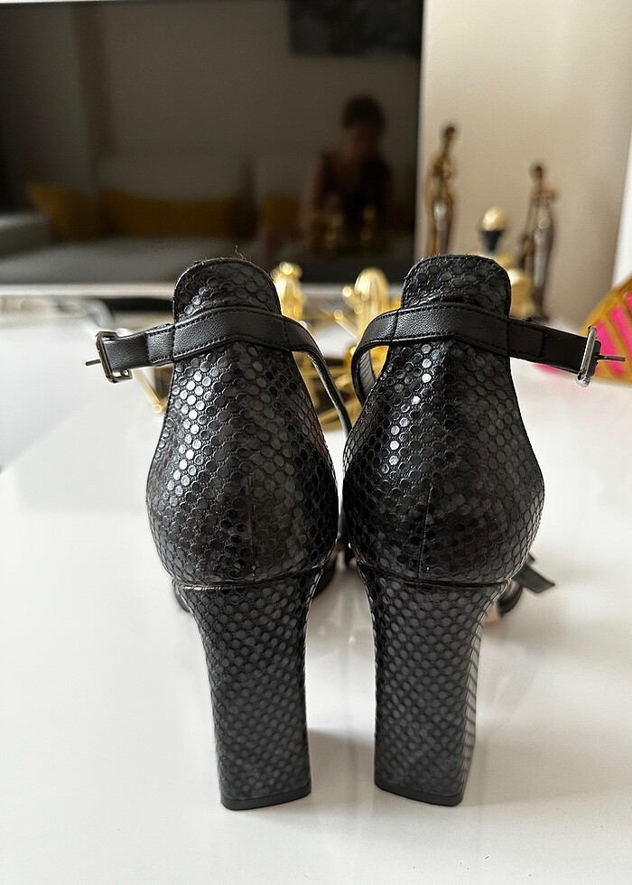 Topuklu ayakkabı - Görsel 5