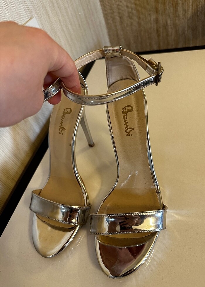 Topuklu ayakkabı - Görsel 4