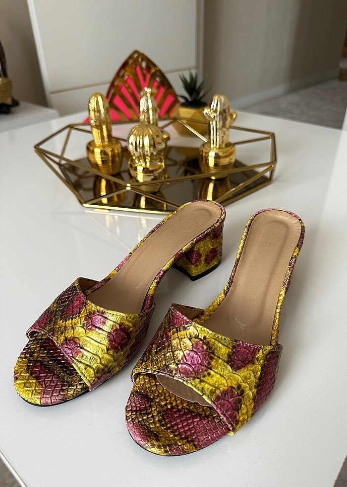 Topuklu terlik - Görsel 2