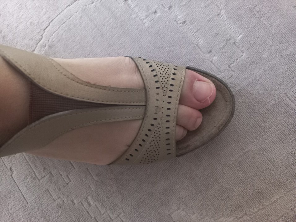 Bej Dolgu Topuklu Kadın Sandalet - Görsel 4