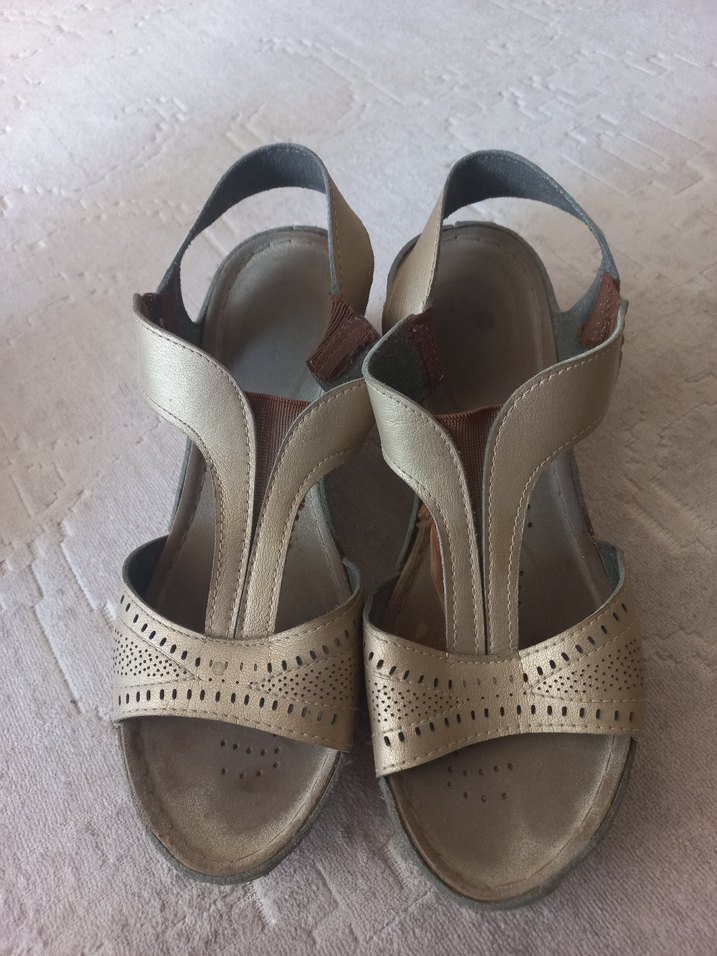 Bej Dolgu Topuklu Kadın Sandalet - Görsel 2