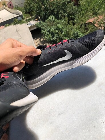 37,5 Beden siyah Renk Siyah Nike yürüyüş ayakkabısı çok rahat