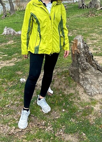 Outdoor mont 