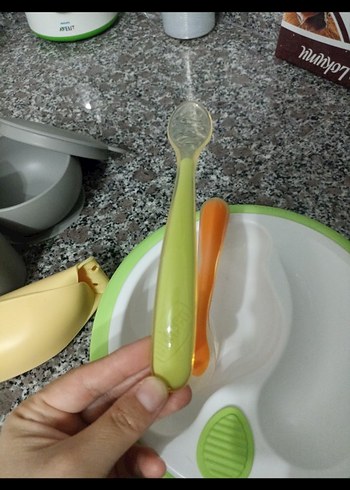 OİOİ Çocuk Tabak, Kapaklı Kase, Önlük ve Bardak Seti - Görsel 7