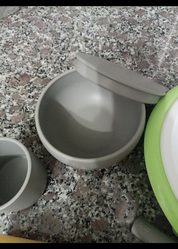 OİOİ Çocuk Tabak, Kapaklı Kase, Önlük ve Bardak Seti - Görsel 4