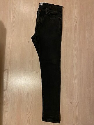 44 Beden PULL AND BEAR SUPER SKINNY ERKEK