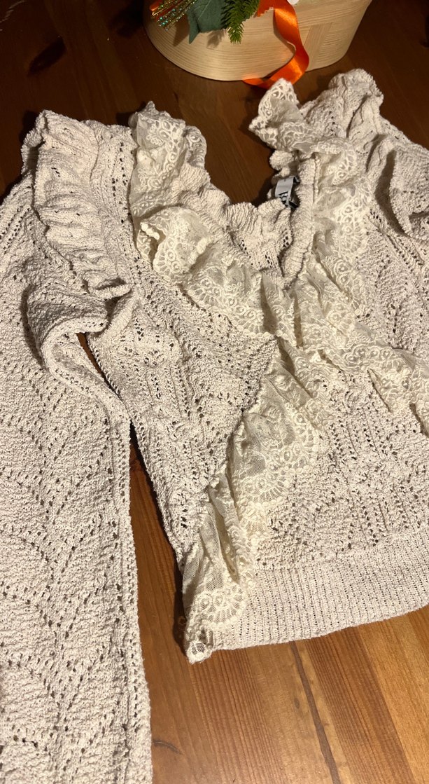 Bohem V Yakalı Nakışlı Beyaz Örgü Kazak - Görsel 3
