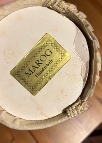 Beyaz Kumaş Elbise ve Ahşap Detaylı Bebek El Yapımı İthal - Görsel 2