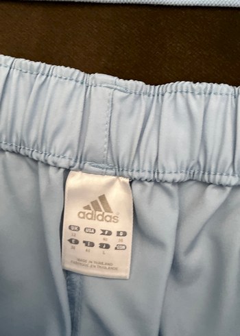 m Beden mavi Renk Mavi Adidas kadın takım şort tişört(orijinal)