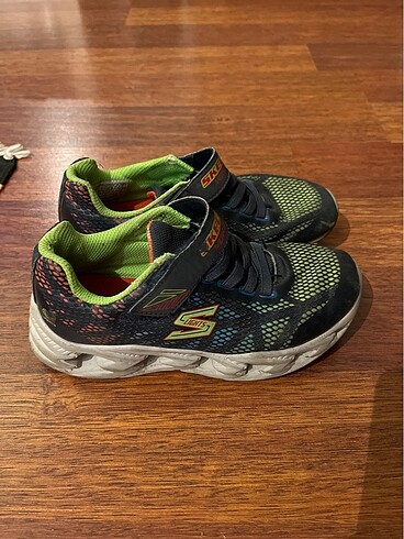 Skechers Skechers orijinal spor ayakkabı 34 numara ışıklı