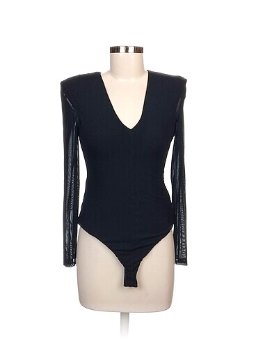 Zara Bluz %70 İndirimli.