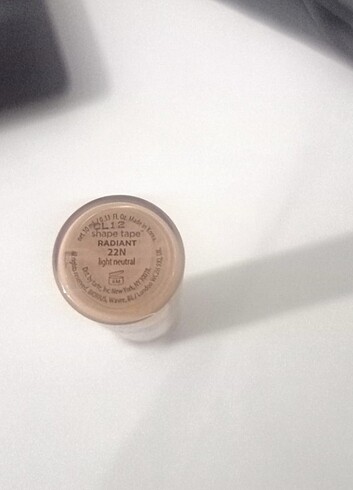 Beden Renk Tarte Shape tape Radiant kapatıcı