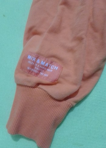 Turuncu Kapüşonlu ve Atletli - Görsel 5