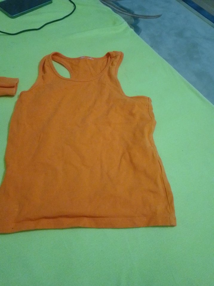 Turuncu Kapüşonlu ve Atletli - Görsel 4