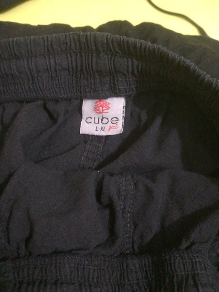 Erkek Siyah Keten Rahat Kesim Şort - Görsel 4