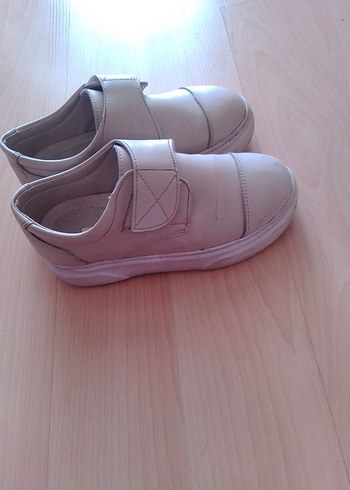 Bej Erkek Çocuk Cırtlı Özel Ayakkabı - Görsel 2