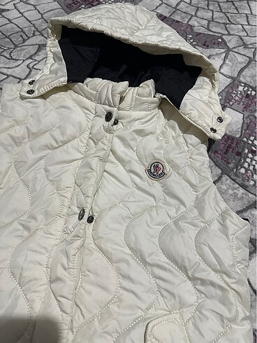 15-16 Yaş Beden beyaz Renk Moncler yelek