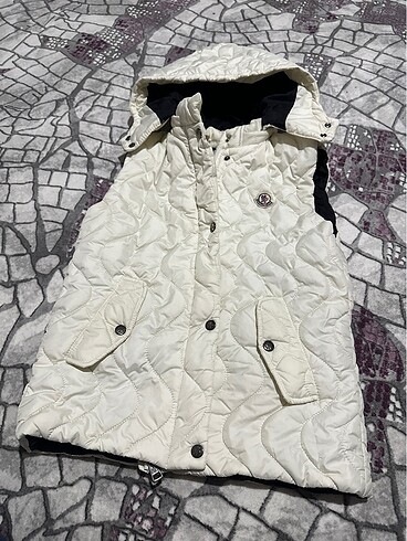 Moncler yelek