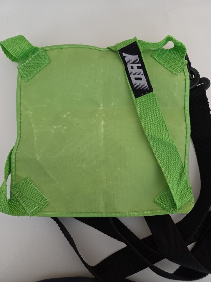 Yeşil yüzücü paraşüt - Görsel 2