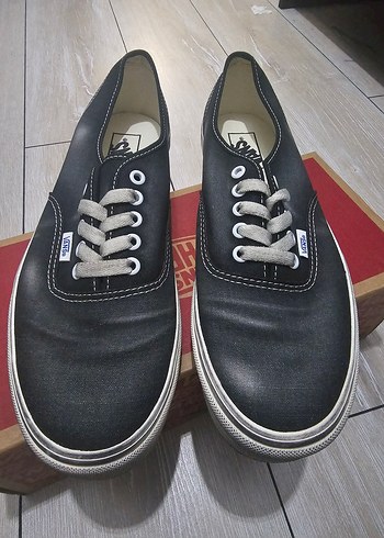 Vans 44