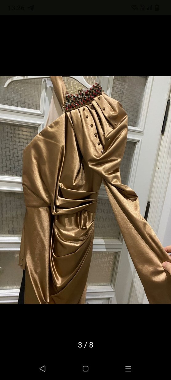 Drapeli Uzun Altın Renkli Kadın Abiye Elbise - Görsel 4