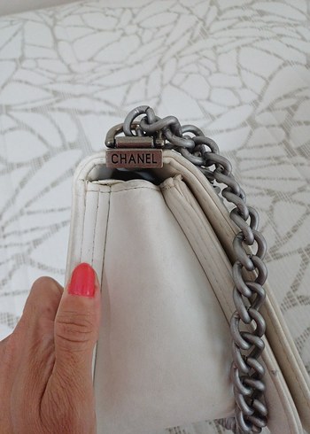 Zincir Detaylı Beyaz Deri Kadın Çanta - Görsel 7