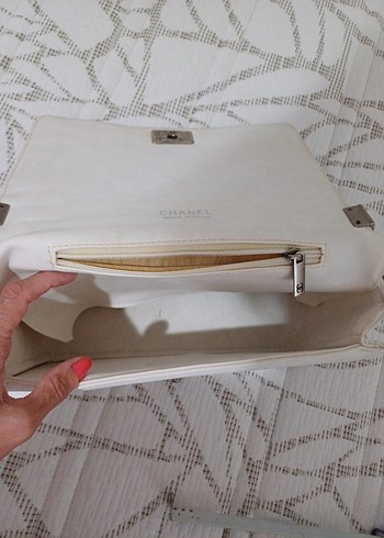 Zincir Detaylı Beyaz Deri Kadın Çanta - Görsel 9