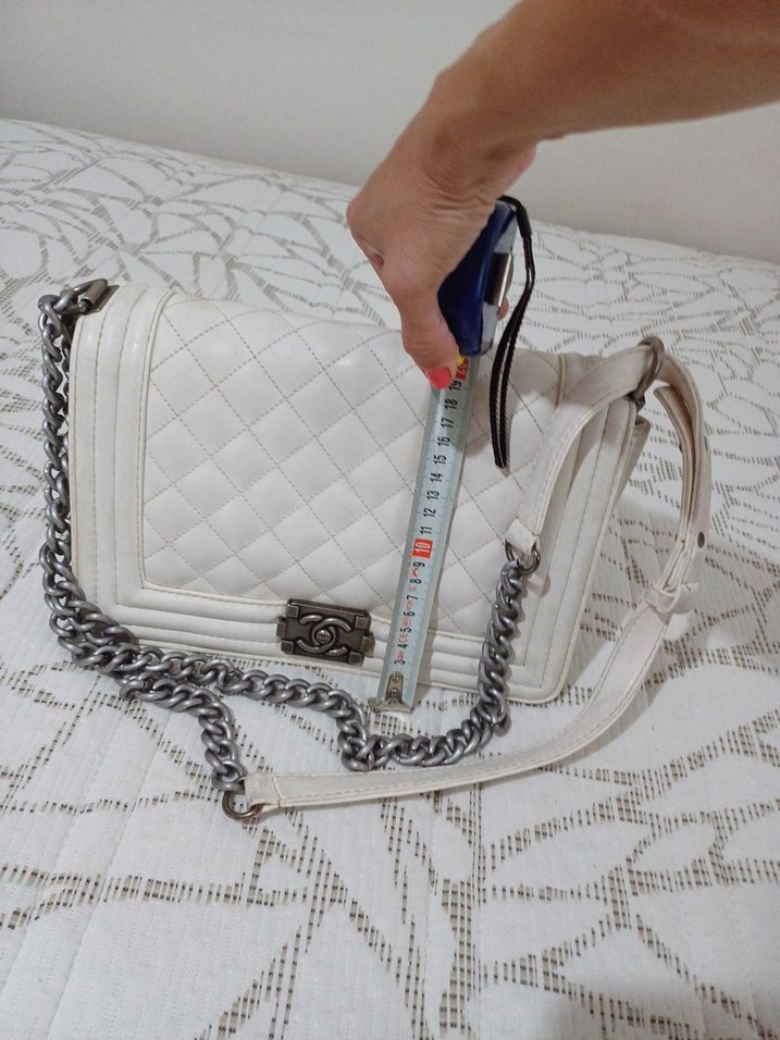 Zincir Detaylı Beyaz Deri Kadın Çanta - Görsel 4