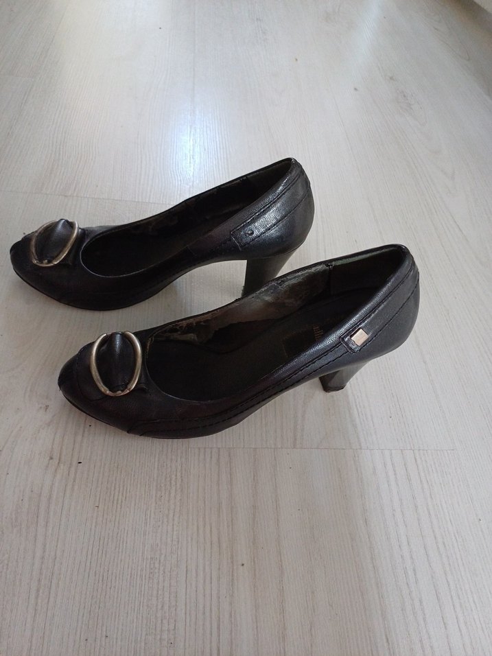 Kadın Siyah Deri Tokalı Stiletto - Görsel 2