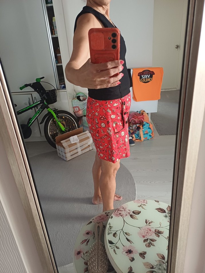 Düğmeli Renkli Desenli Mini Şort - Görsel 3