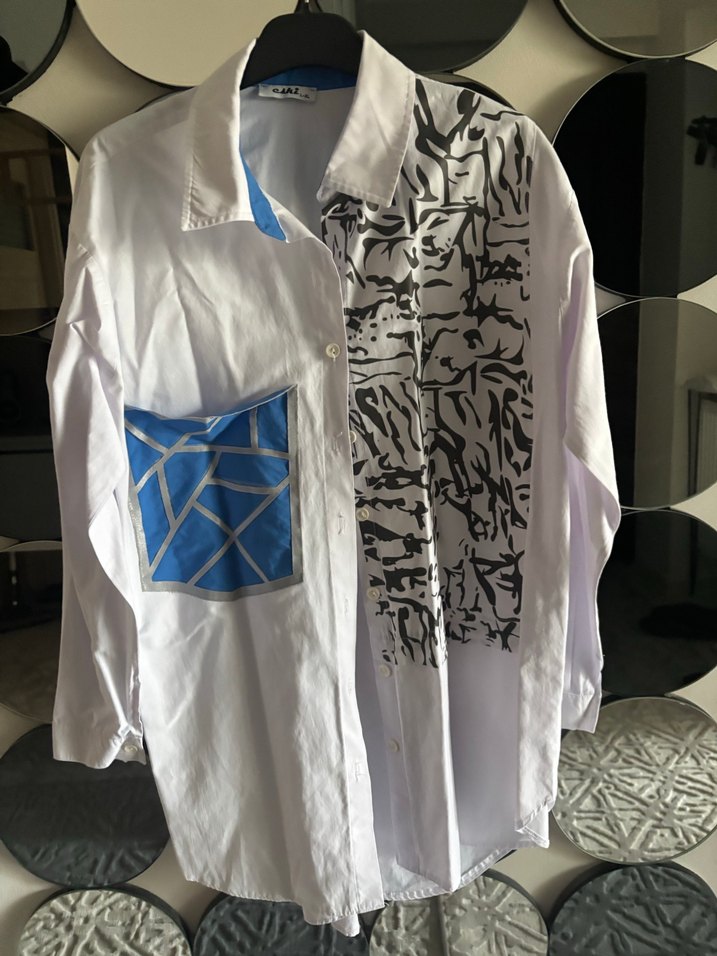 Uzun Kollu Baskılı Beyaz Gömlek - Görsel 2