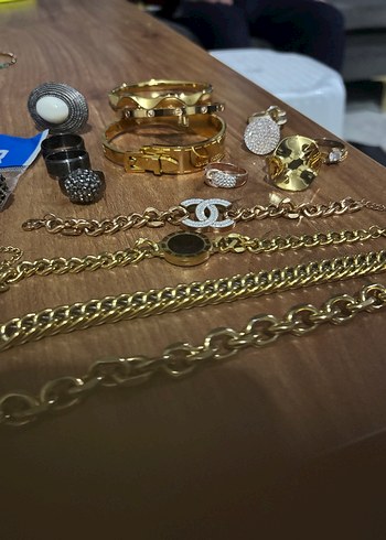 Zincir Detaylı Parlak Altın Bileklik - Görsel 8