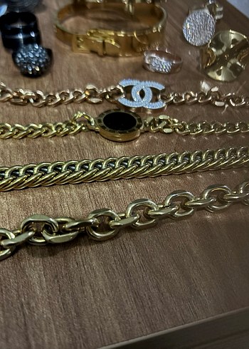 Zincir Detaylı Parlak Altın Bileklik - Görsel 6