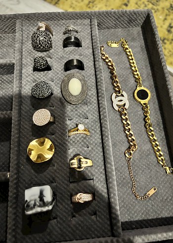 Zincir Detaylı Parlak Altın Bileklik - Görsel 9